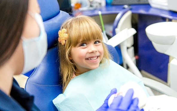 Little girl at dentist during consultation for HealthyStart®